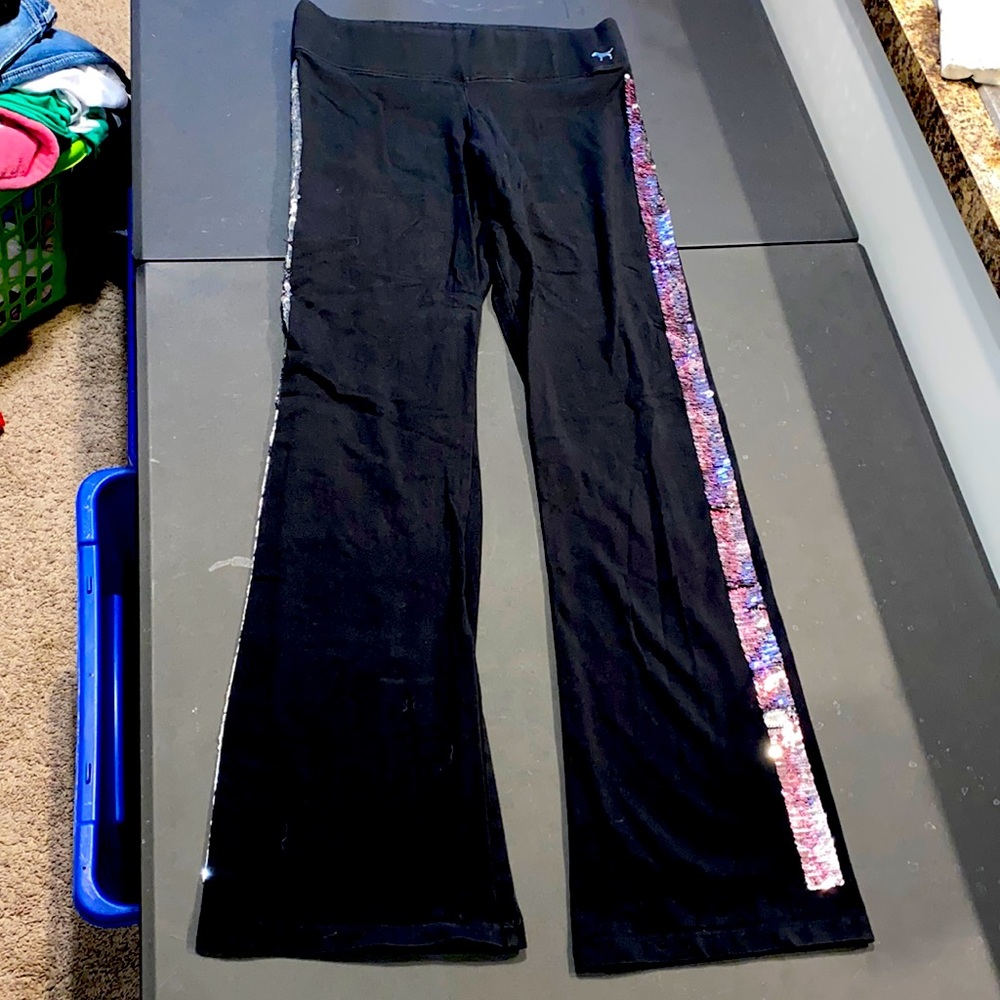 PINK Victoria’s Secret YOGA. size large